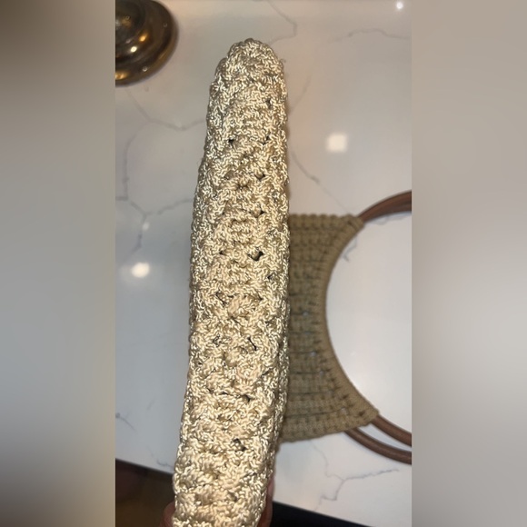 🥂Vintage 1970s macramé w/ wooden handle *HANDMADE* boho bag - Picture 6 of 9